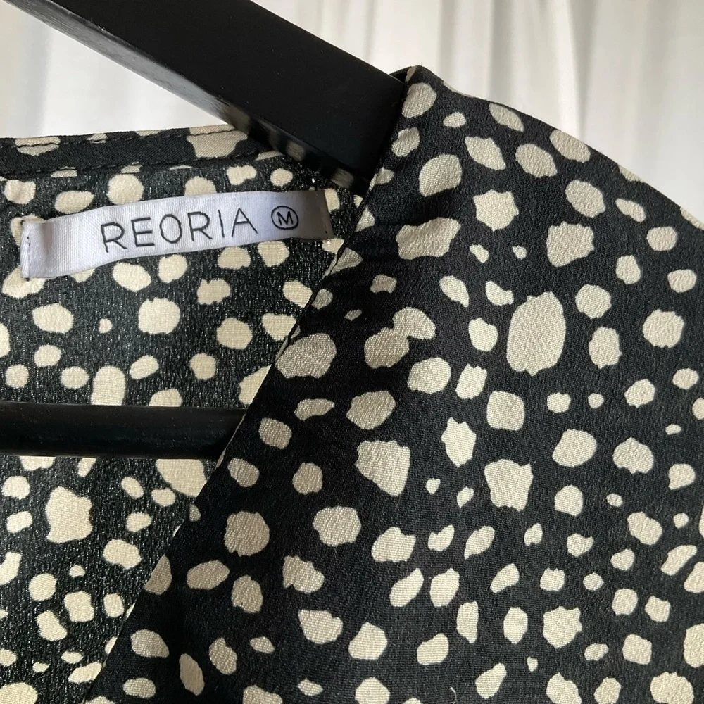 Black and Tan Tie Romper with Open Back - Picture 5 of 5